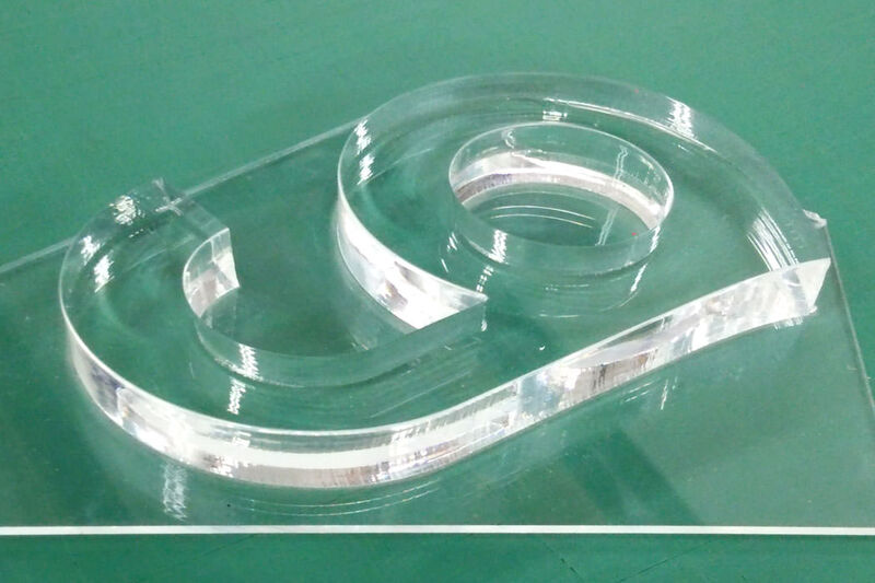 アクリル切文字