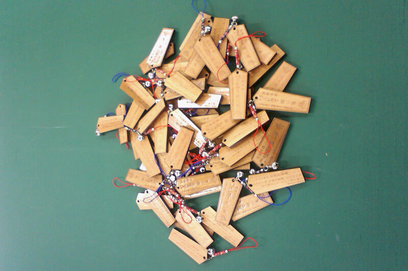 ストラップ（レーザー／木彫り文字）